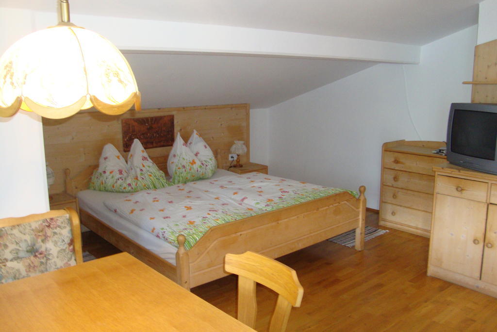 Schachengut Villa Bad Gastein Room photo